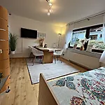 Ida Ruhig, Modern Mit Parkplatz Bei Rw Und Vs