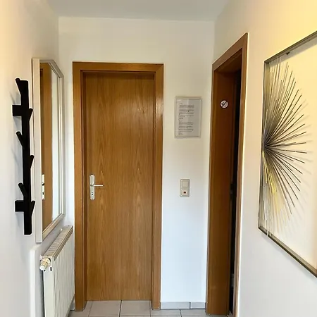 Ida Ruhig, Modern Mit Parkplatz Bei Rw Und Vs