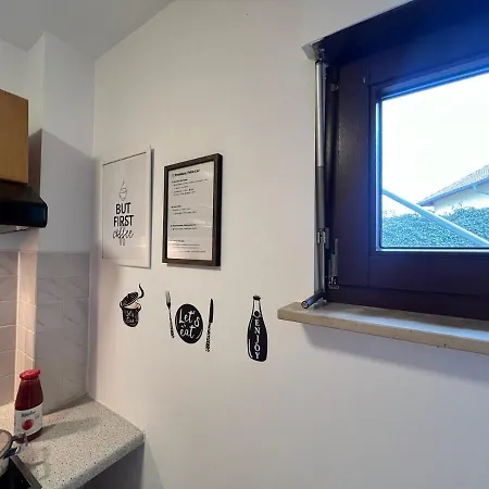 Ida Ruhig, Modern Mit Parkplatz Bei Rw Und Vs Lägenhet Deißlingen