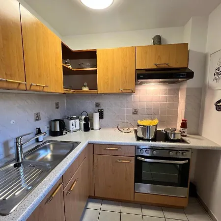 Ida Ruhig, Modern Mit Parkplatz Bei Rw Und Vs