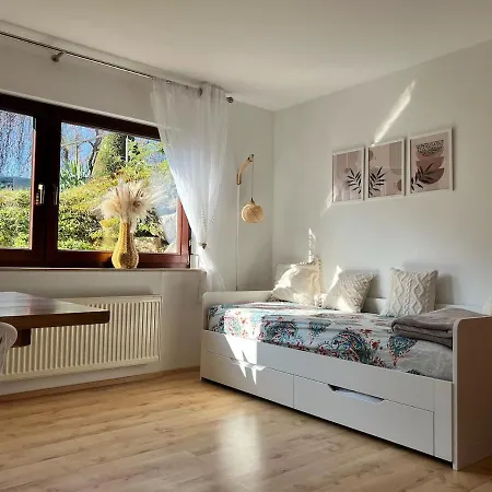 Ida Ruhig, Modern Mit Parkplatz Bei Rw Und Vs *