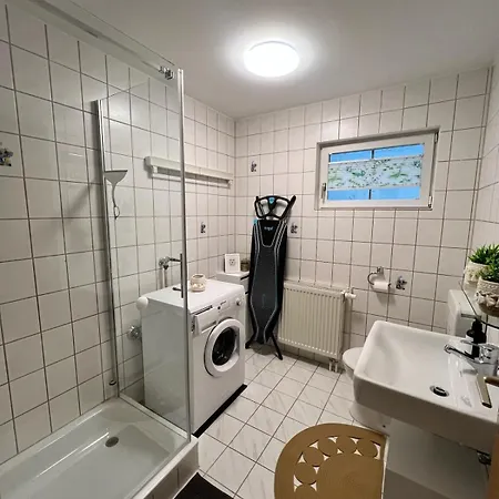 Ida Ruhig, Modern Mit Parkplatz Bei Rw Und Vs Daire Deißlingen