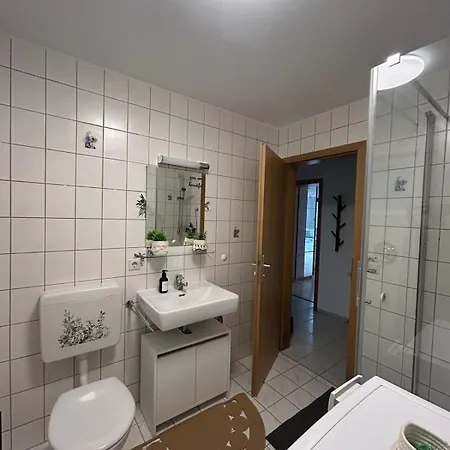 Ida Ruhig, Modern Mit Parkplatz Bei Rw Und Vs