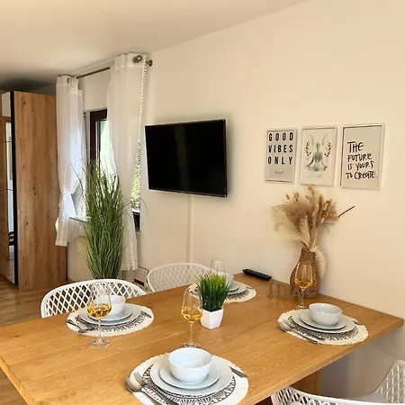 Ida Ruhig, Modern Mit Parkplatz Bei Rw Und Vs Appartamento Deißlingen