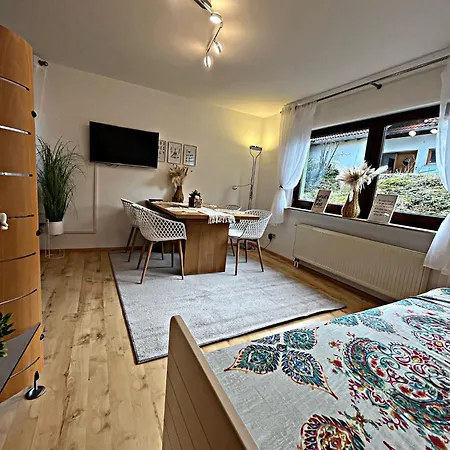Ida Ruhig, Modern Mit Parkplatz Bei Rw Und Vs