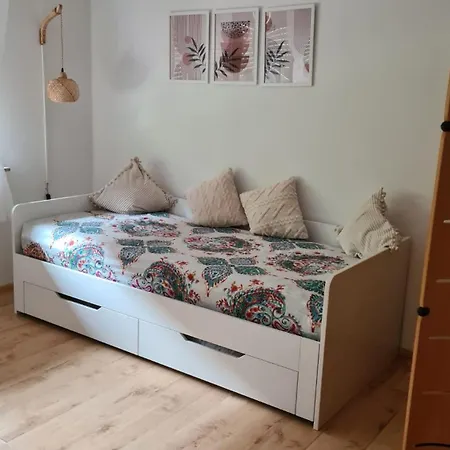 Ida Ruhig, Modern Mit Parkplatz Bei Rw Und Vs Lägenhet